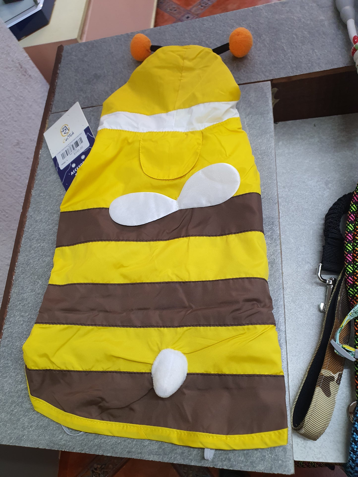 impermeable abeja CH