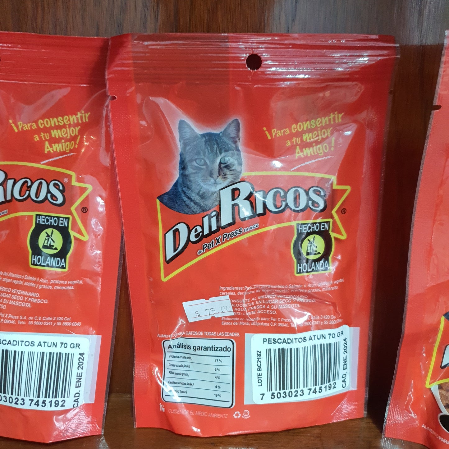 Deliricos pescaditos suaves para gato de atun