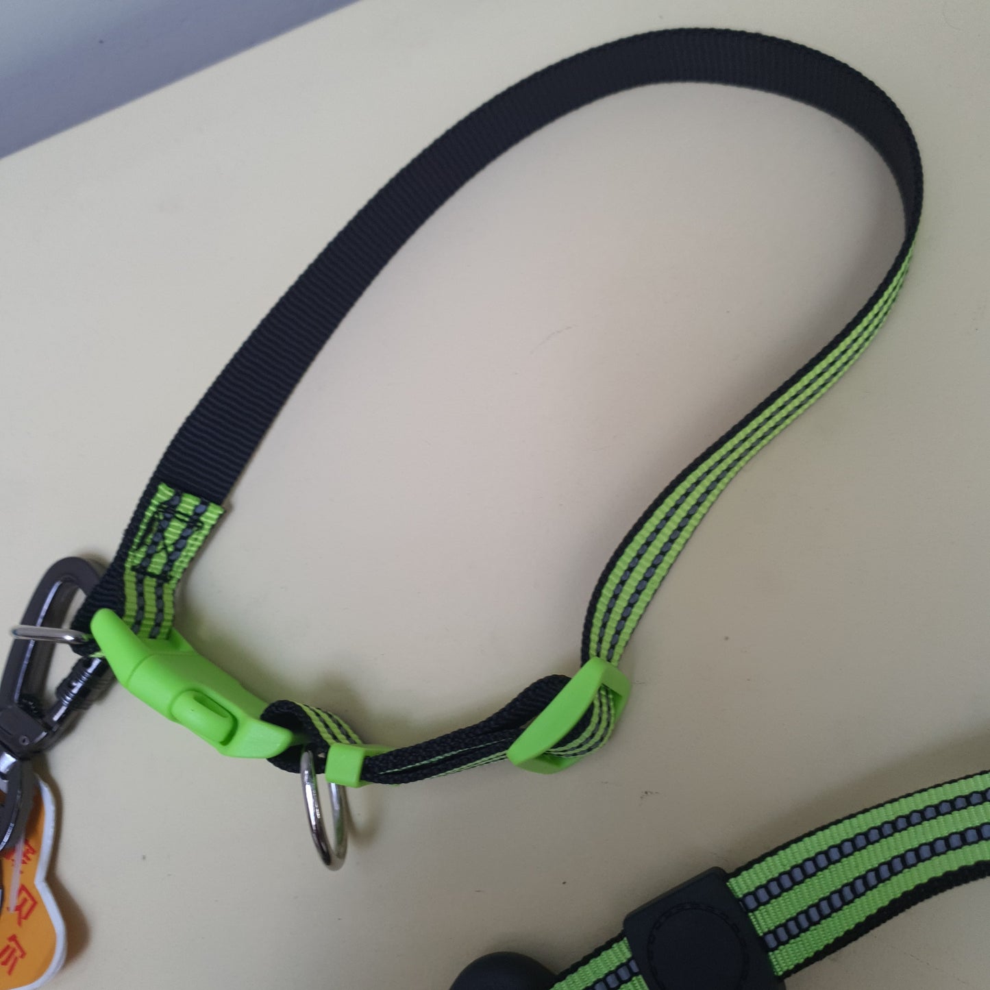 Collar y correa verde reflejante con mango