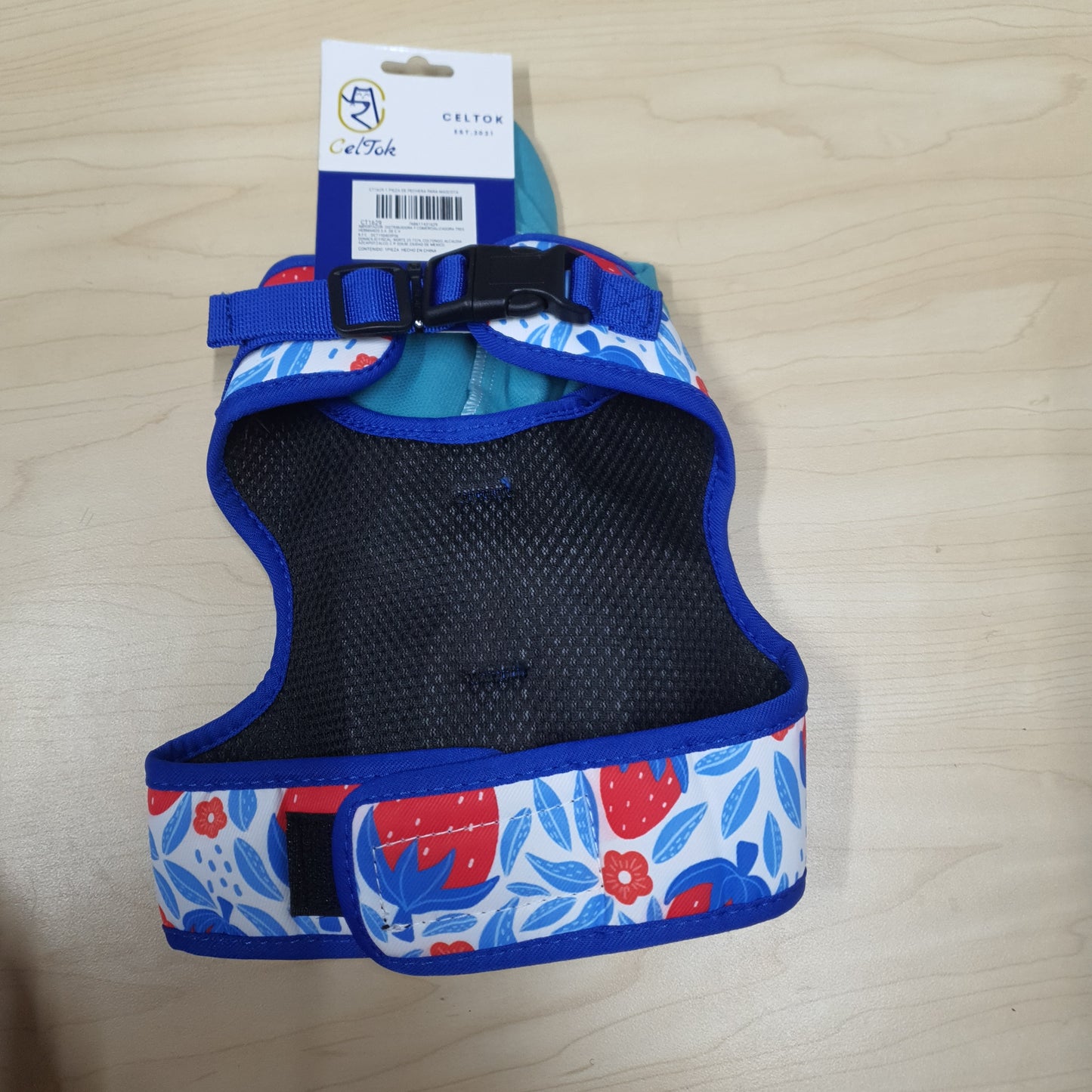 Pechera con mochilita celtok