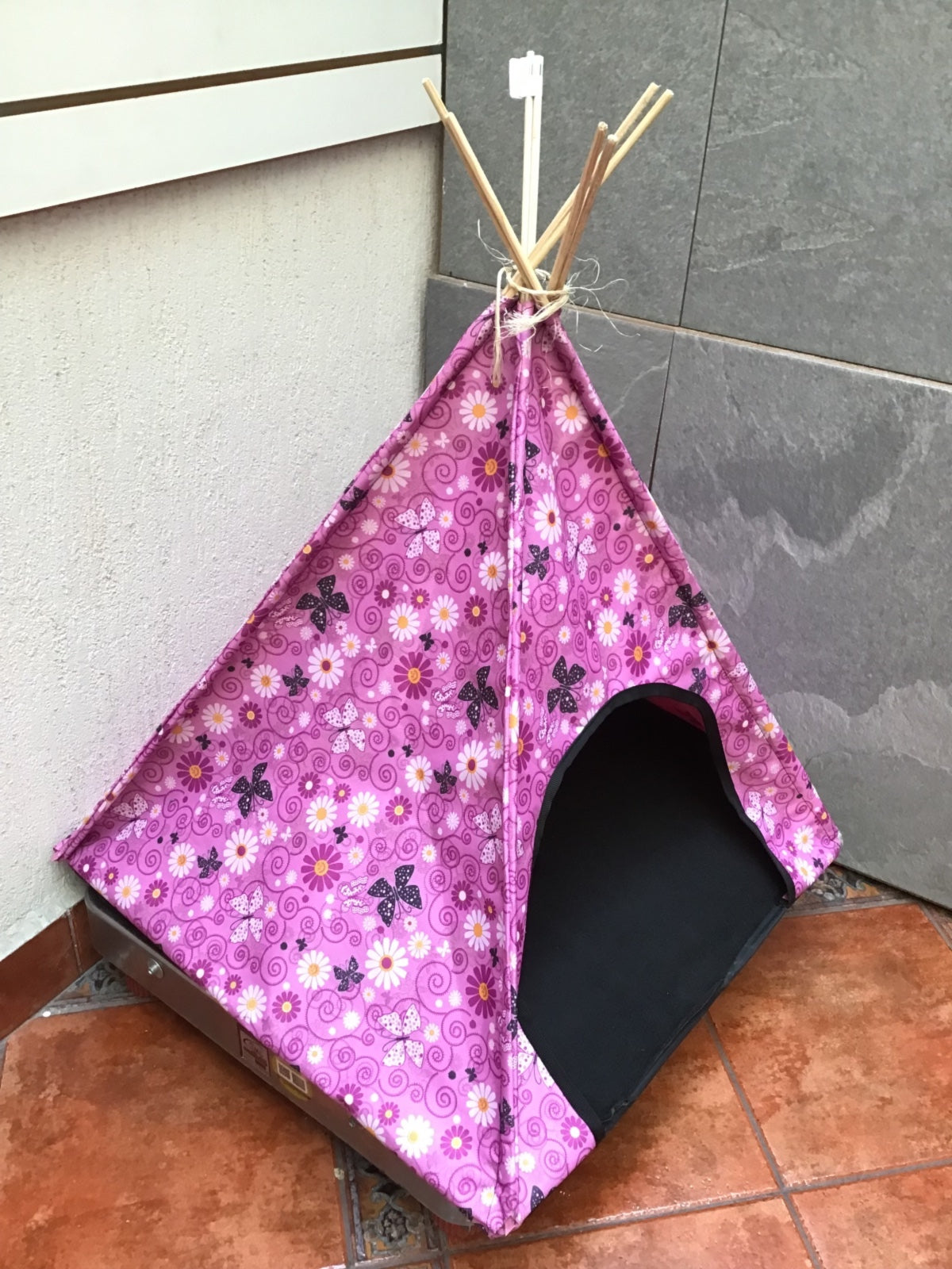 Carpa tipi rosa para mascota
