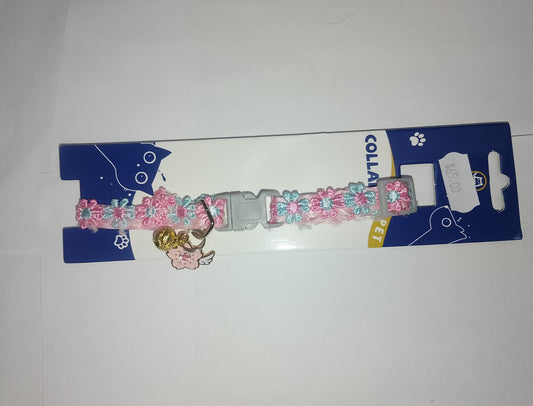 collar de flores para gatita